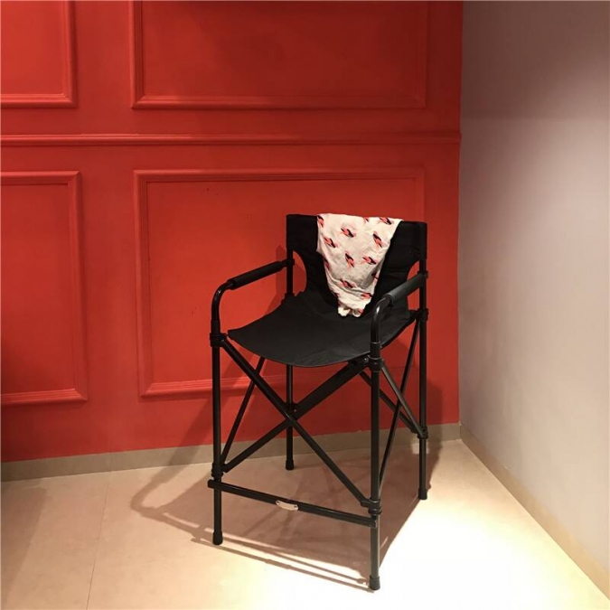 芸術家のための持ち運びの簡単なメイクアップ伸縮椅子 